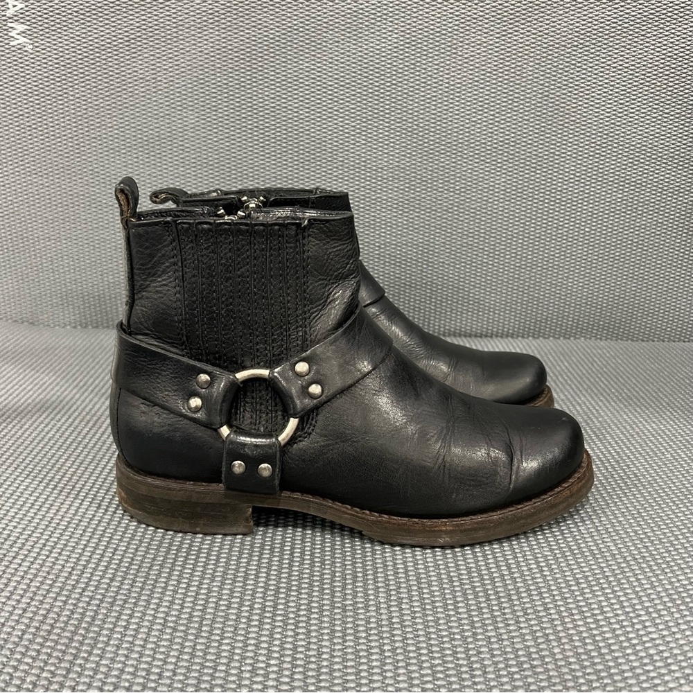 Frye‎ Veronica Harness Short Ankle Boots Side Zip Black Leather Womens Size 6.5